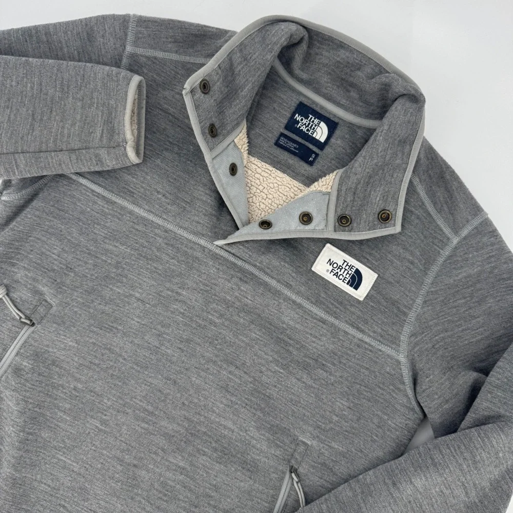 The North Face Men Gordon Lyons Quarter Snap Fleece Pullover Grey Small NF0A33R5